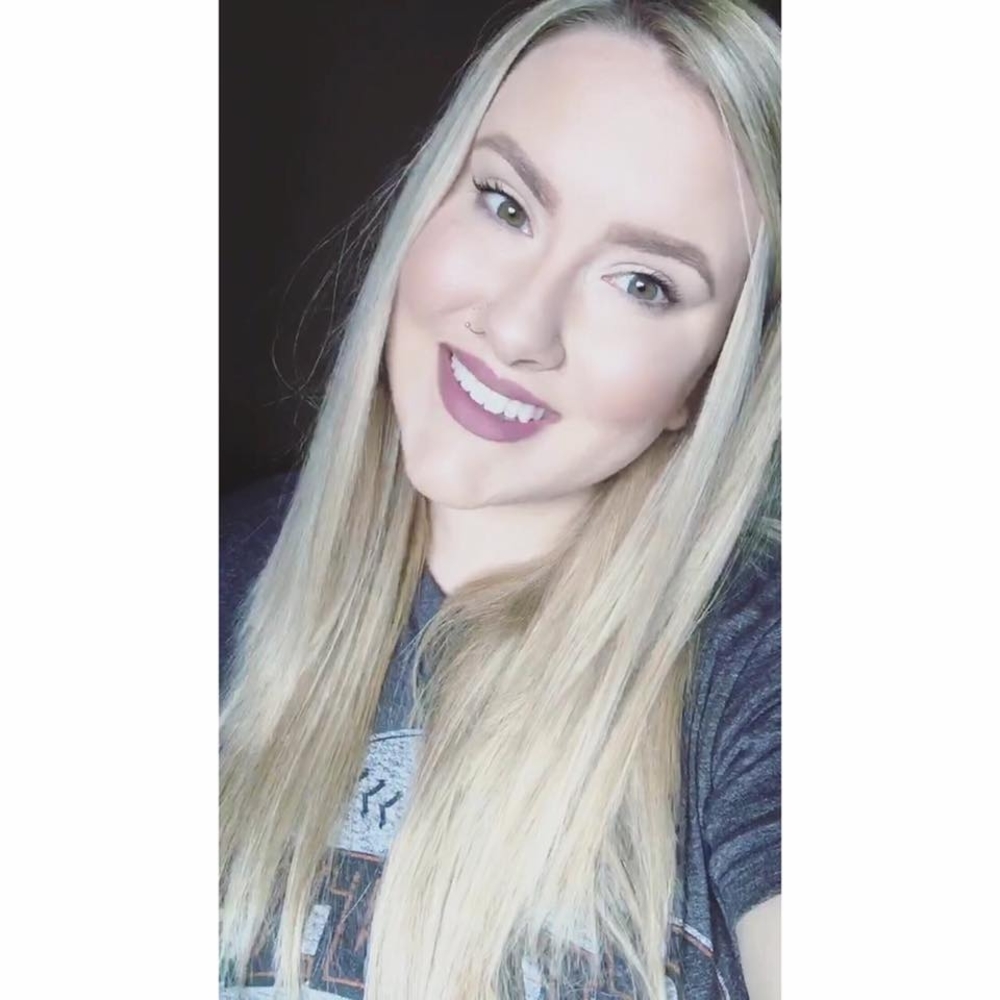 Meet your Posher, Macaela